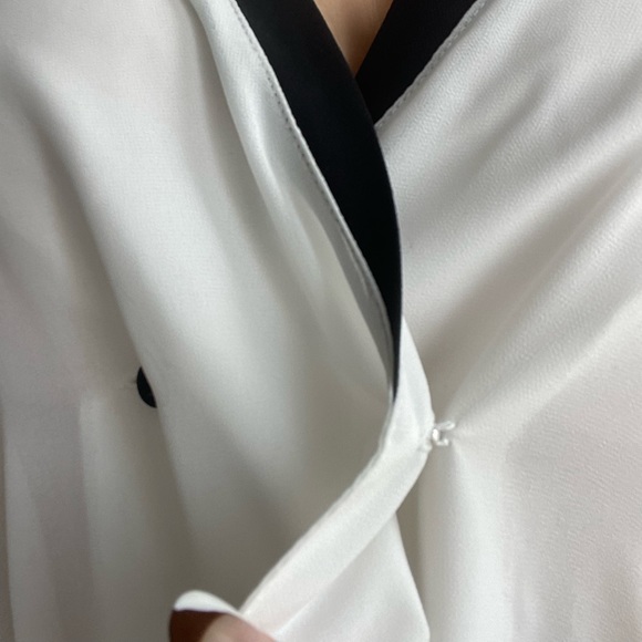 White and Balck Button Blouse - Picture 5 of 7